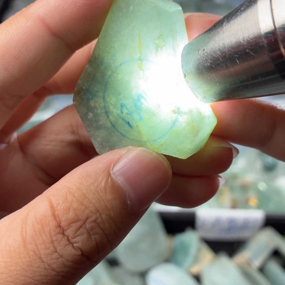 未镶嵌定制翡翠天然缅甸翡翠a货糯冰大肉扣有棉