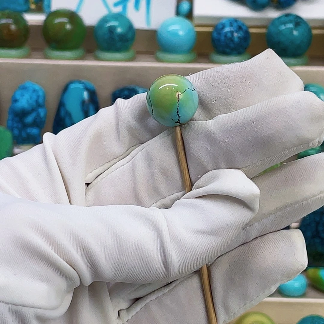 绿松石未镶嵌颈饰