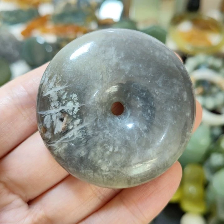 岫玉未镶嵌平安扣