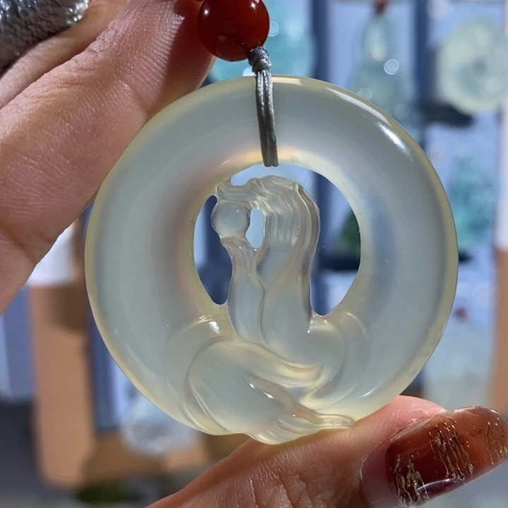 岫玉未镶嵌颈饰吊坠