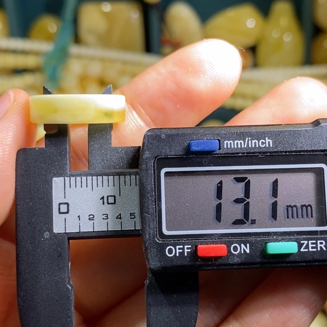 裸石蜜蜡未镶嵌微瑕