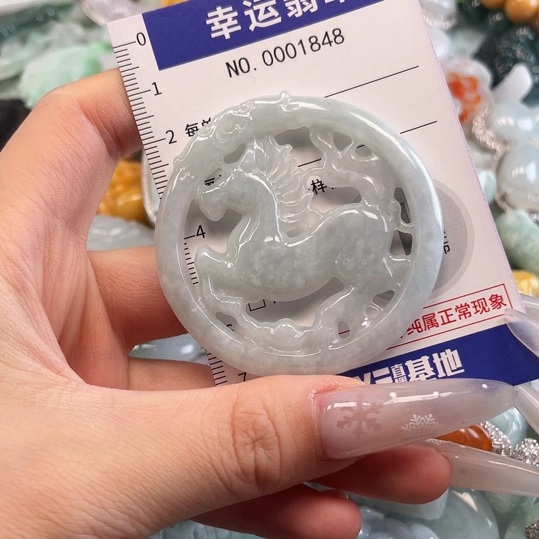 翡翠未镶嵌颈饰hhh