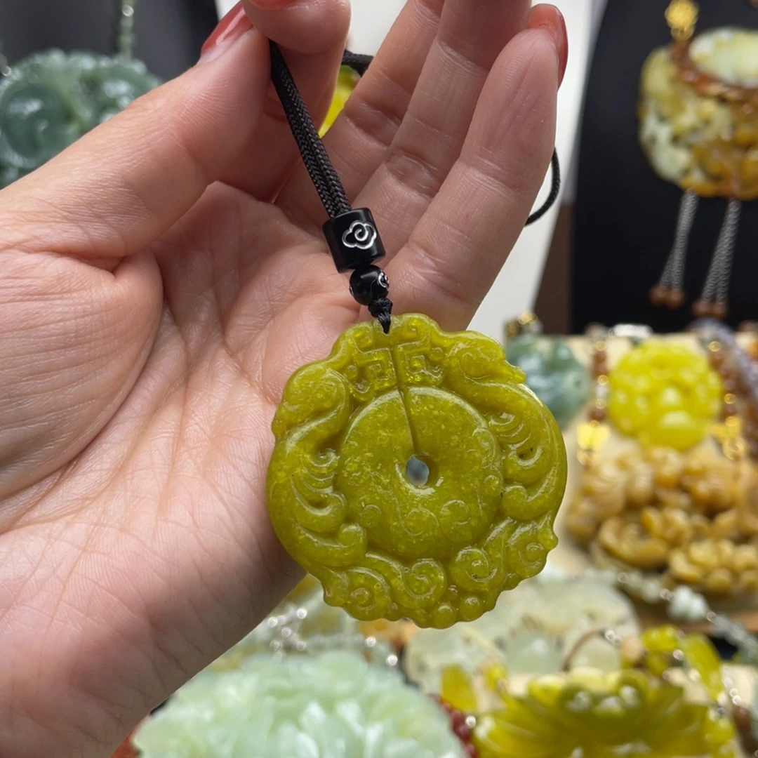 未镶嵌蛇纹石玉颈饰
