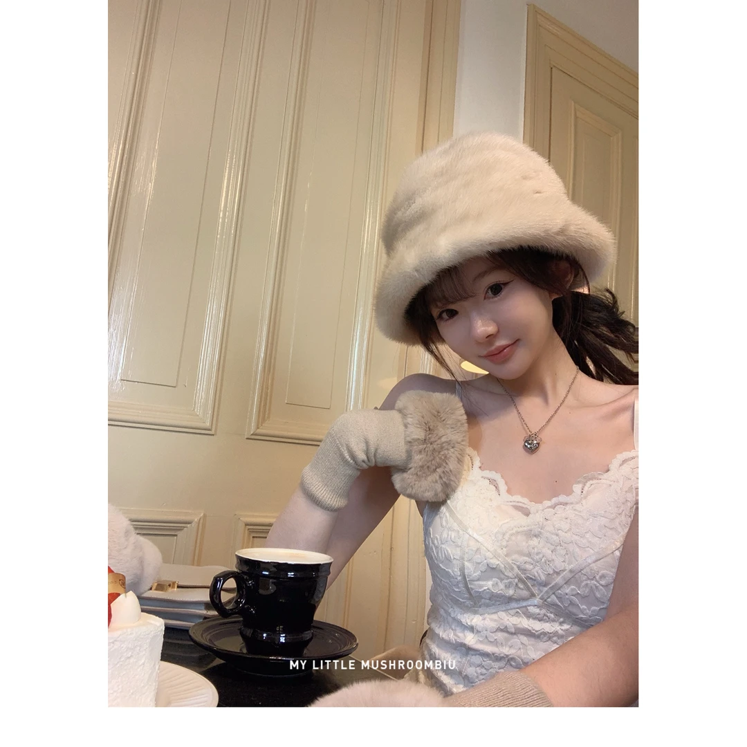 金蘑菇菇 swiss roll嘉伯丽尔 中古丝绒吊带/自带胸垫氛围感