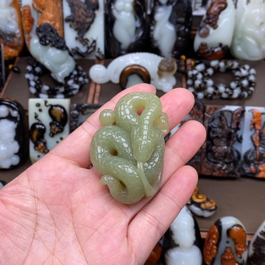 颈饰未镶嵌和田玉