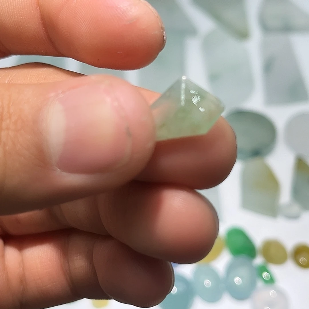 翡翠未镶嵌颈饰 bbndnd