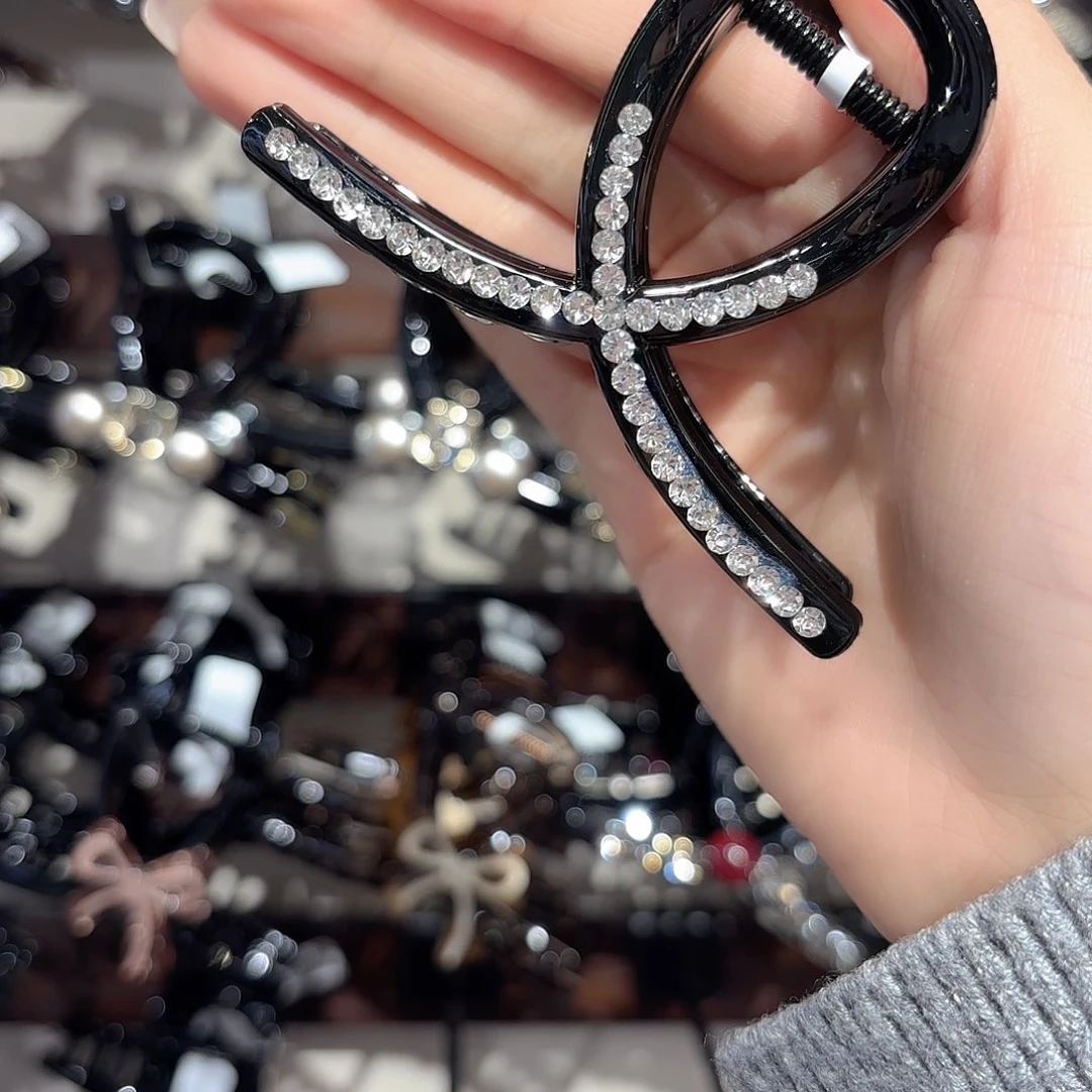 皮质铁合金黑色抓夹