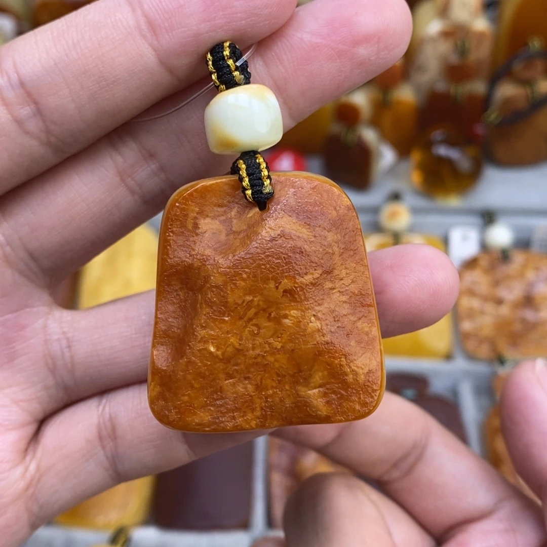 蜜蜡未镶嵌珠宝奇石