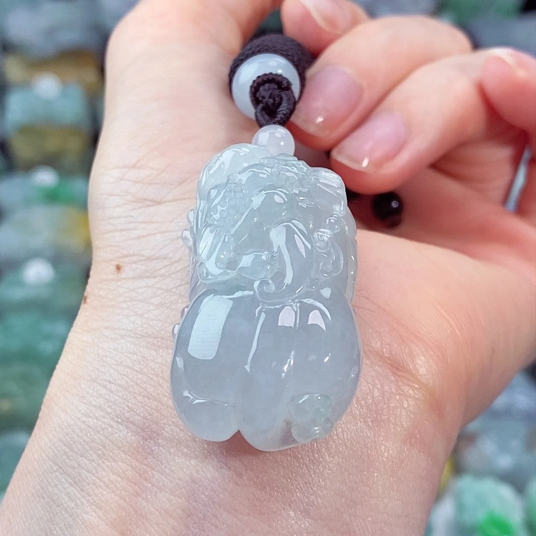 颈饰未镶嵌翡翠天然