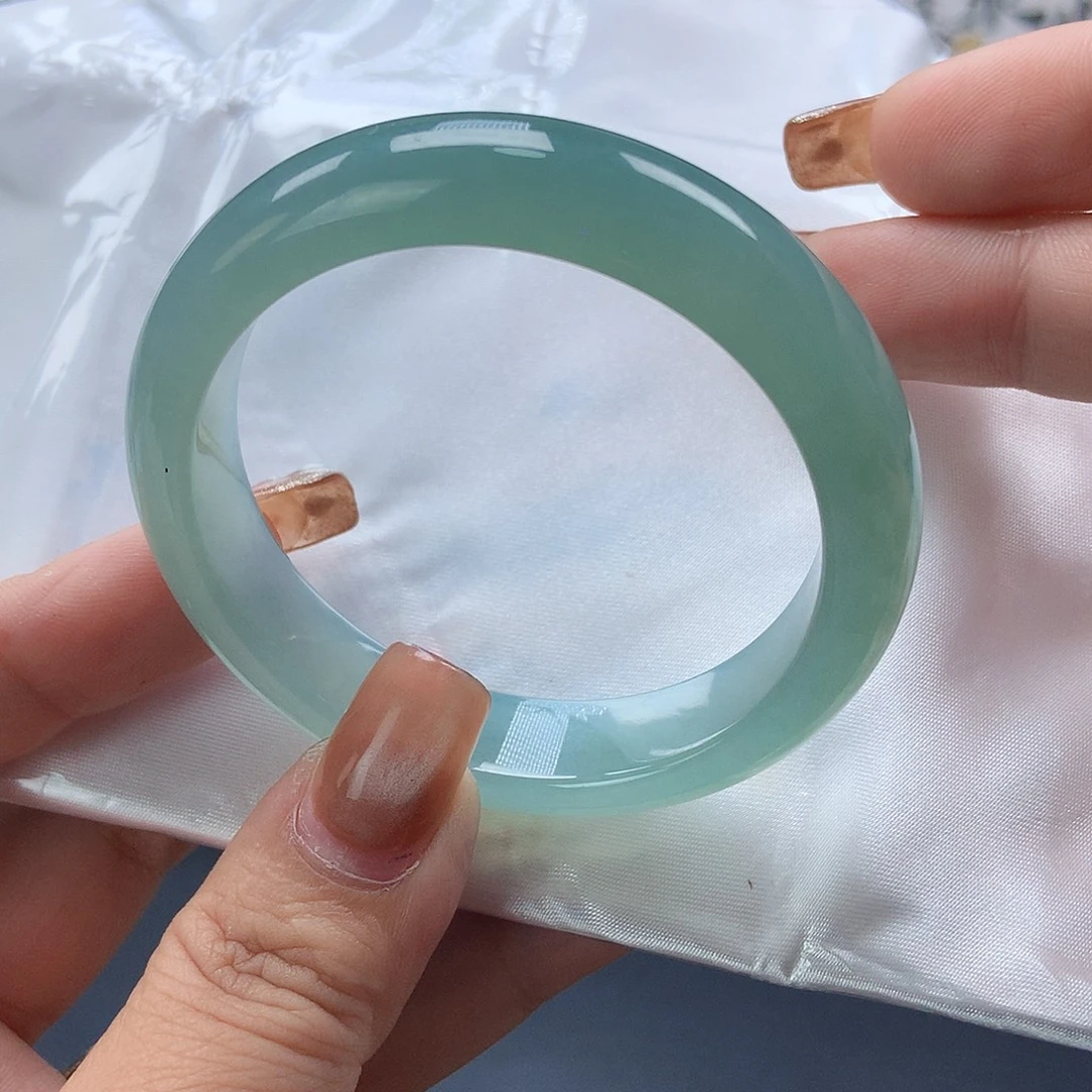 翡翠未镶嵌手镯70号老蓝水