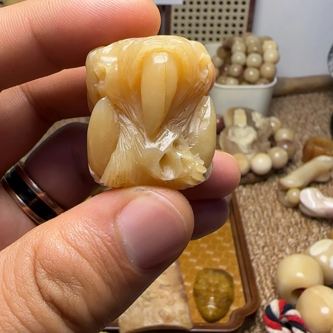 木质类驼骨手工吞噬