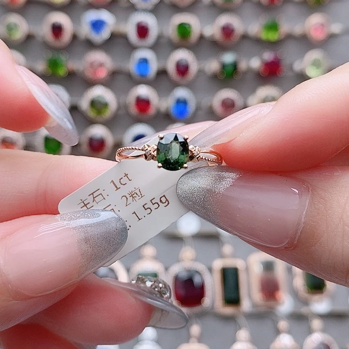 18K金镶嵌戒指碧玺1克拉