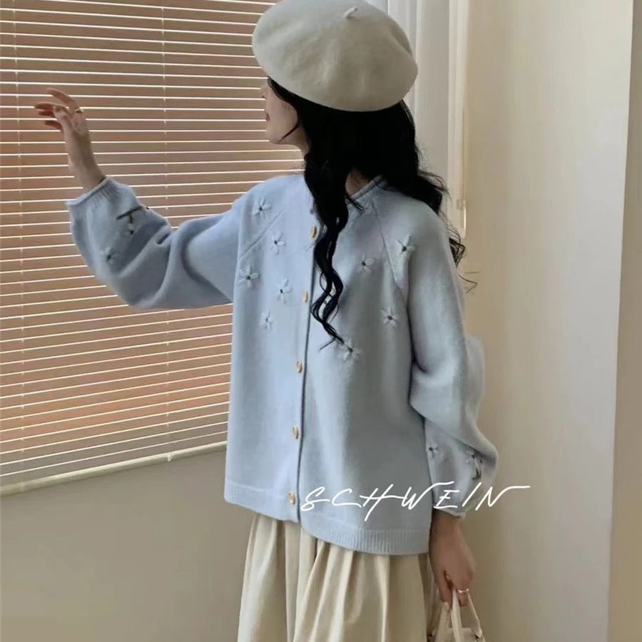 861花朵圆领开衫毛衣