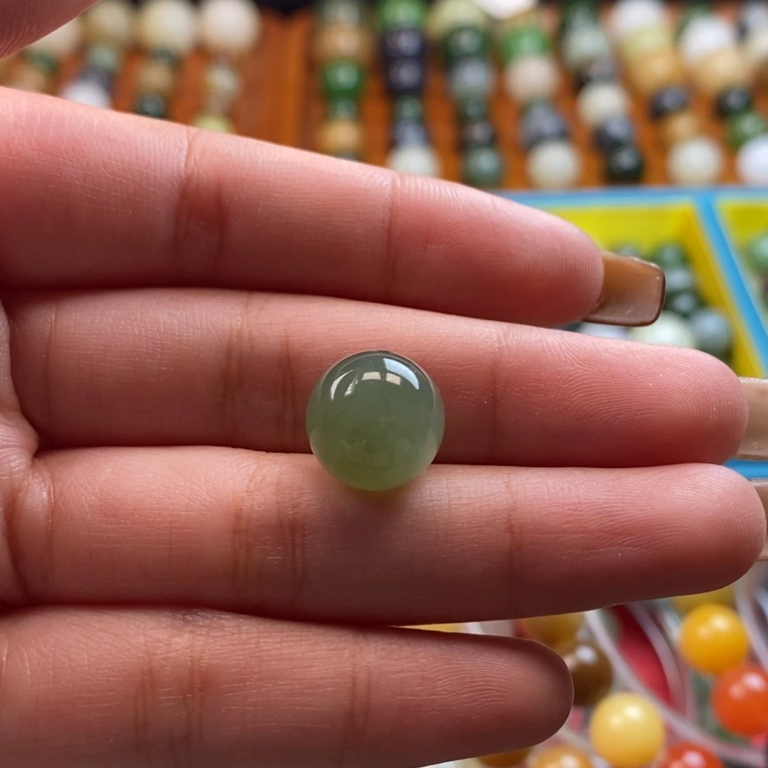和田玉未镶嵌珠宝奇石福利湖水绿单珠z12（有色飘