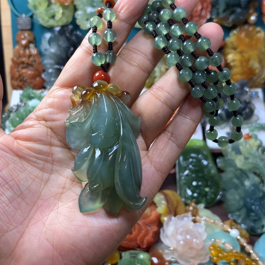 蛇纹石玉未镶嵌挂坠