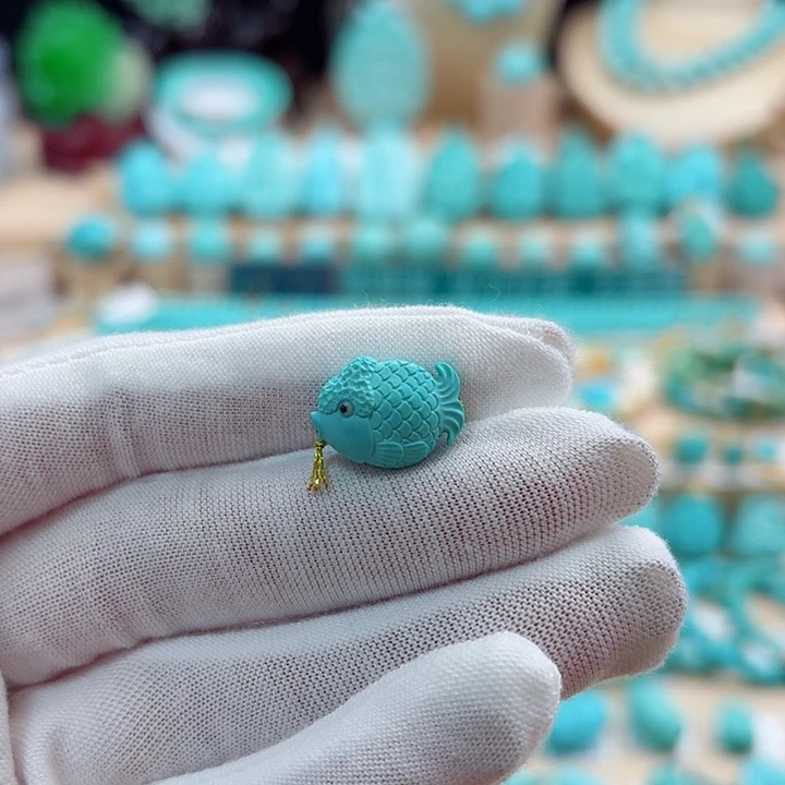 绿松石未镶嵌珠宝奇石