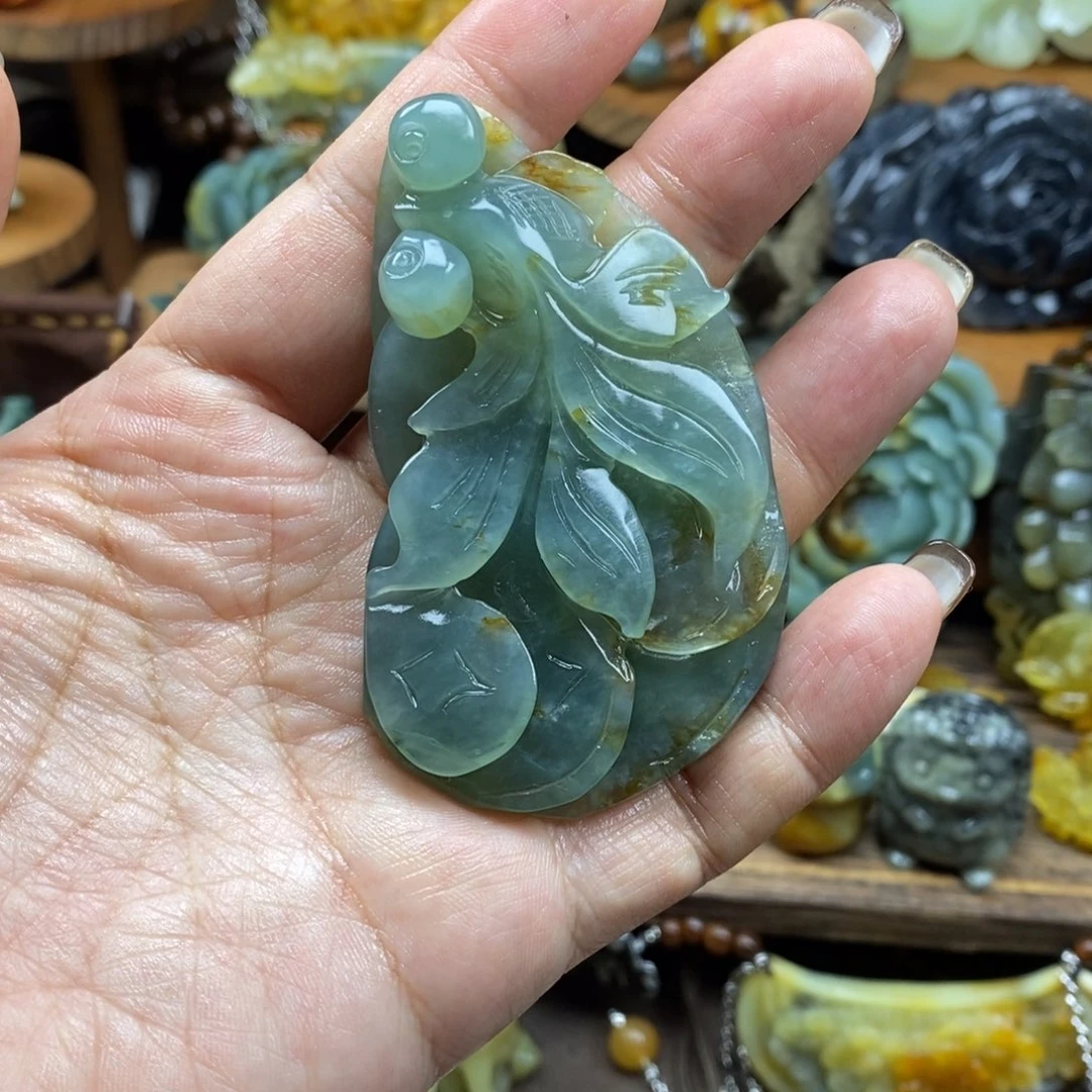 岫玉未镶嵌吊坠(赠链)