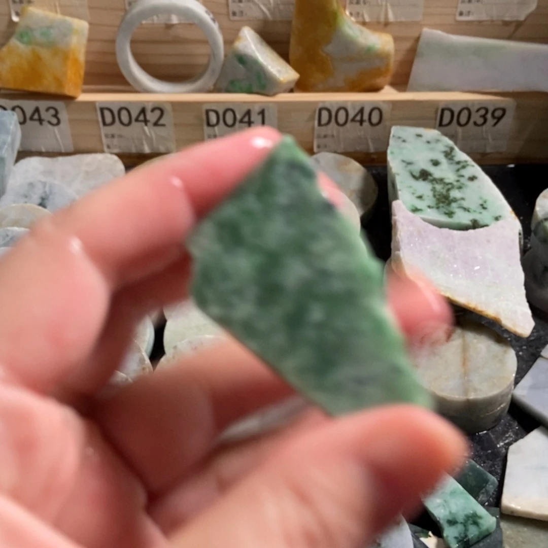 翡翠未镶嵌颈饰天然翡翠