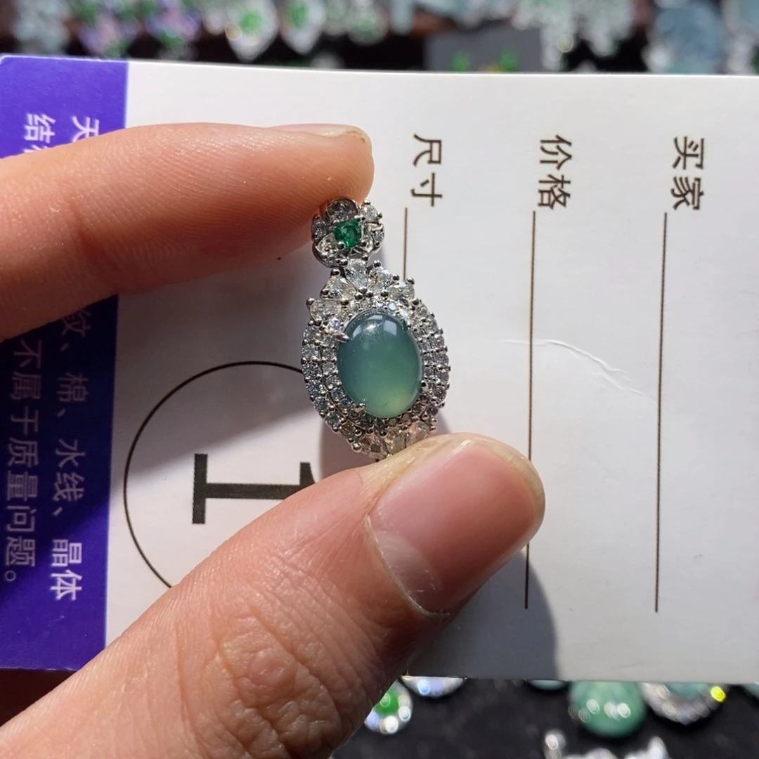 翡翠未镶嵌颈饰翡翠