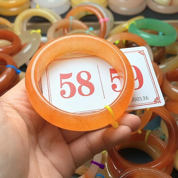 未镶嵌石英质玉（黄龙玉）手镯鸿*