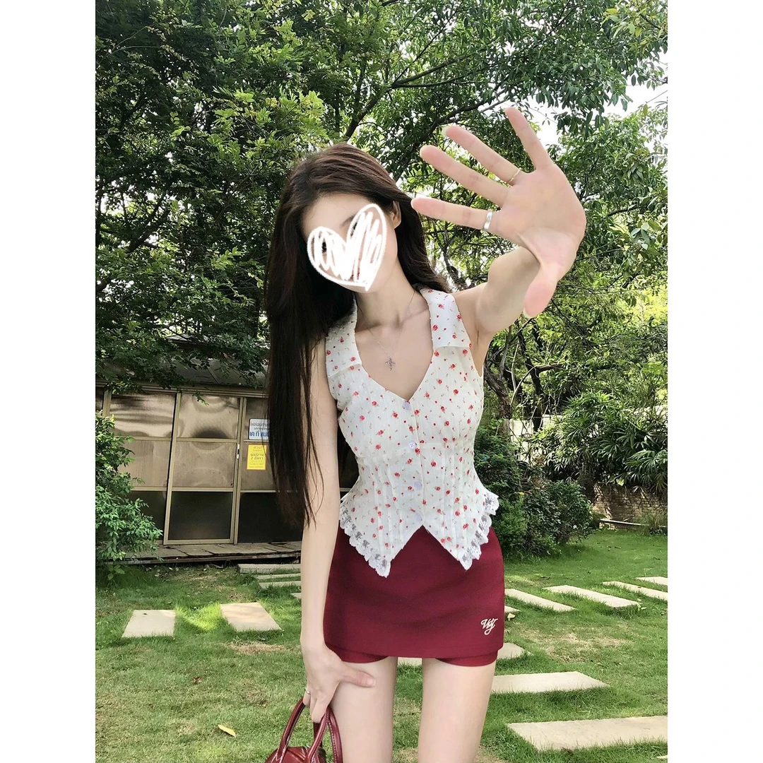 法式减龄休闲夏季碎花甜美设计感挂脖打底衫上衣高腰包臀半裙套装