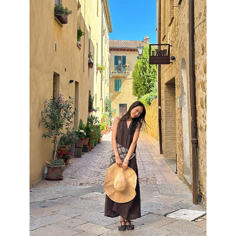 韩系度假风海边无袖V领背心连衣裙女夏季新款设计感修身显瘦长裙