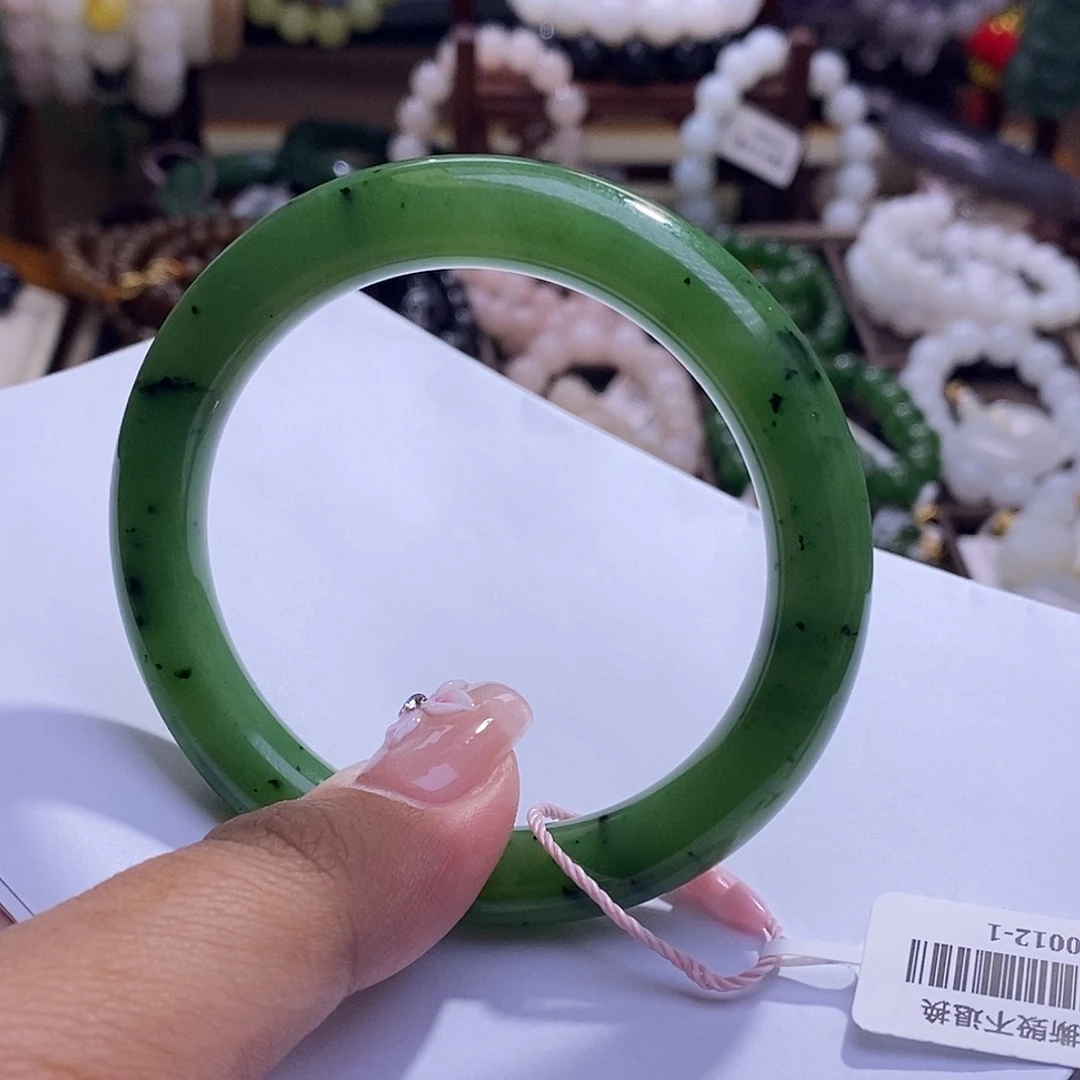 颈饰未镶嵌和田玉收藏级56乌兰海老矿料高冰猕猴桃手镯