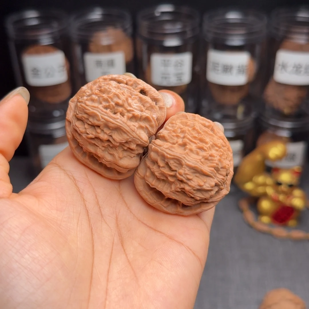 蒲***飞把件文玩核桃三角白