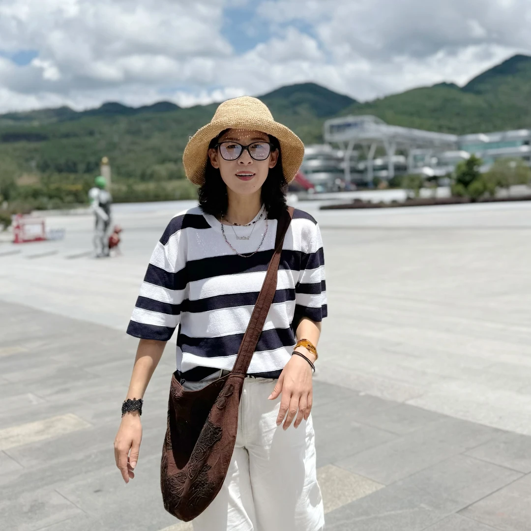 Z-11 黑白条纹针织冰丝男女款圆领百搭休闲针织衫
