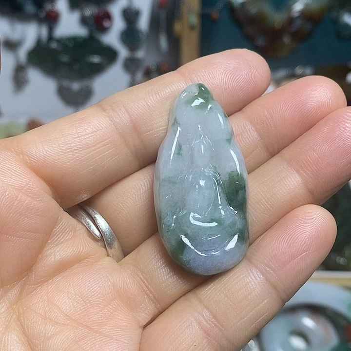 翡翠未镶嵌吊坠(赠链)