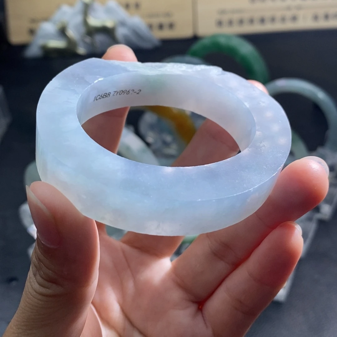 ****安未镶嵌翡翠定制翡翠