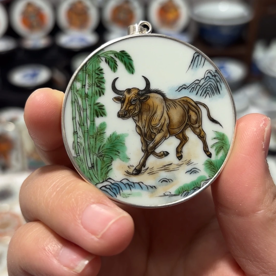 大***海瓷片精品挂件一个