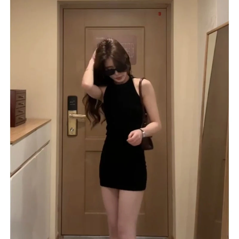 气质御姐挂脖露肩连衣裙纯欲性感收腰显瘦包臀裙宽松长袖西装外套