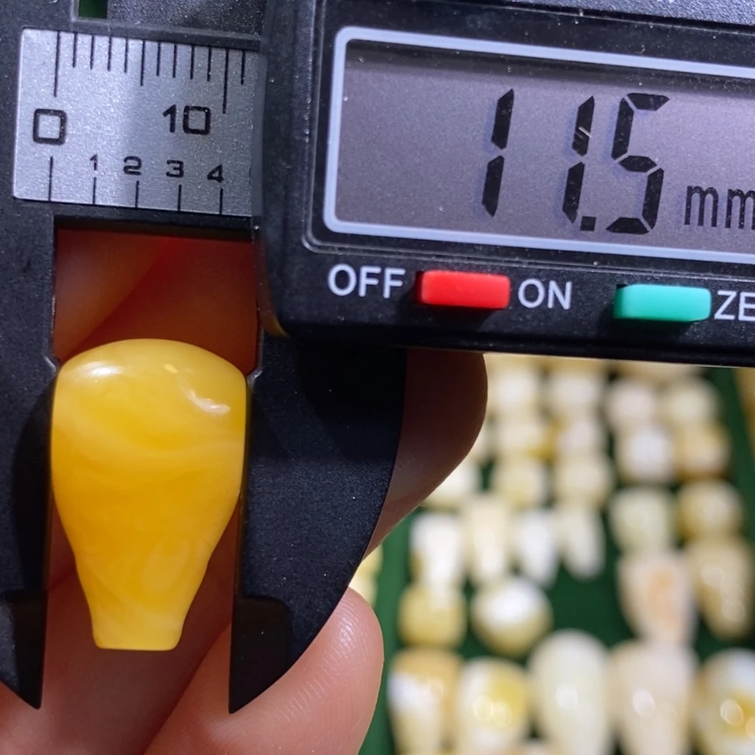 蜜蜡未镶嵌裸石配饰