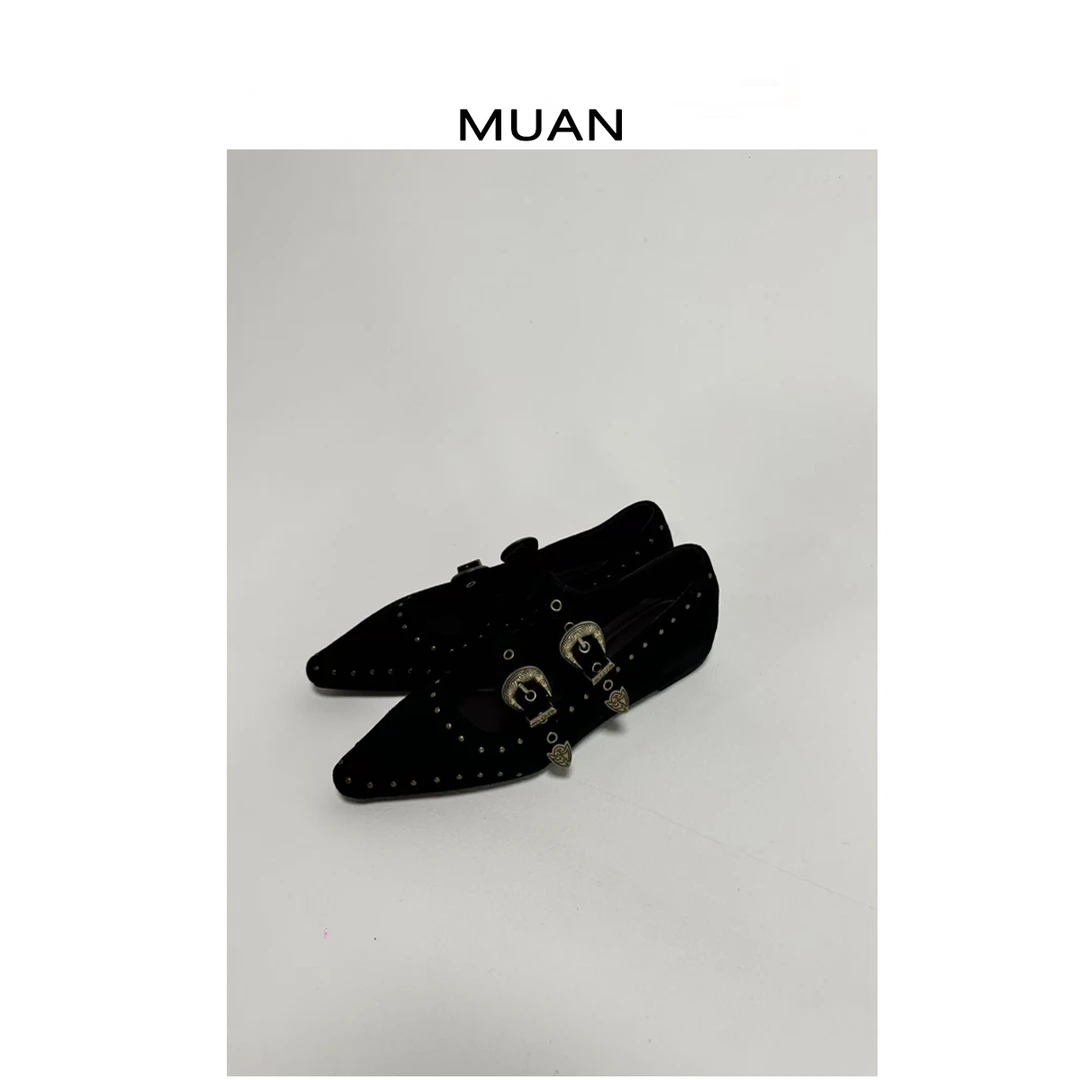 木岸MUAN:《铆钉尖头鞋》定制复古简约百搭高级尖头单鞋女LL-F9230