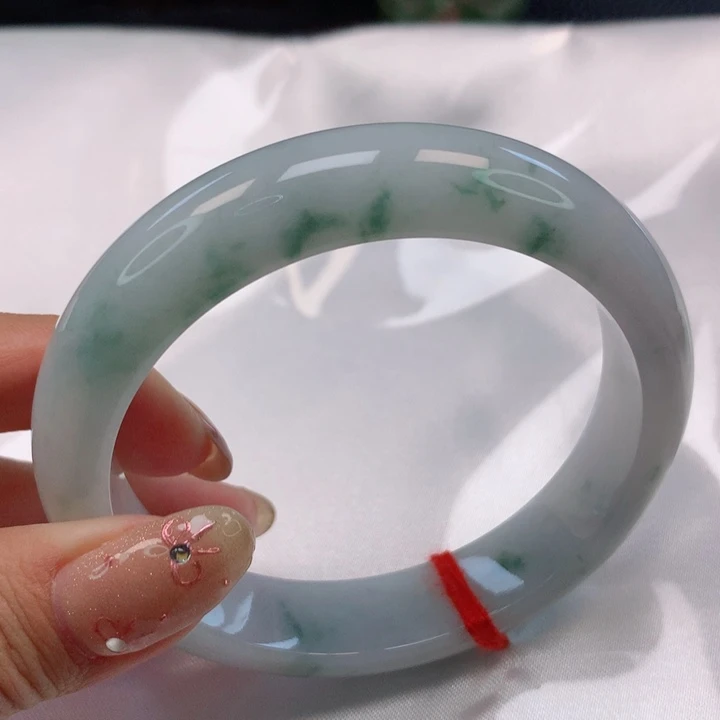 翡翠手镯未镶嵌菲56圈