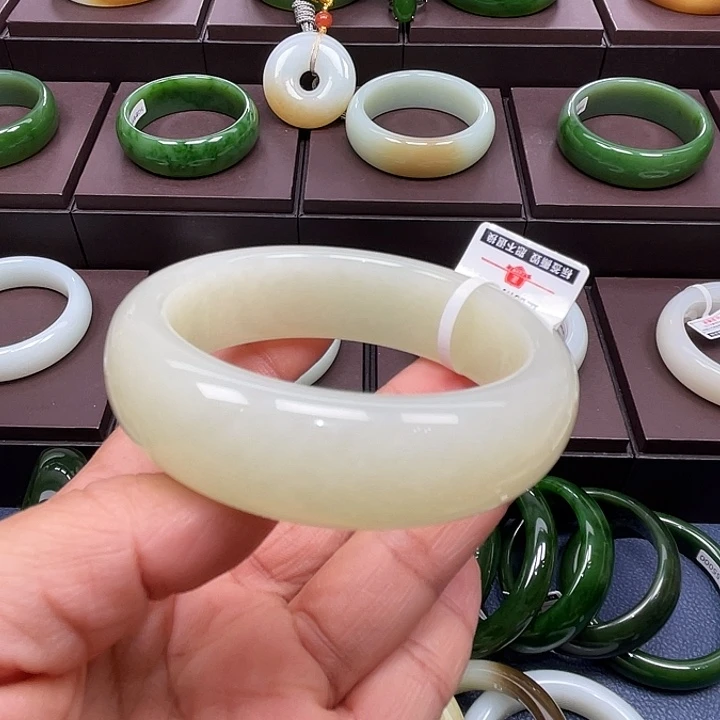 和田玉未镶嵌手镯5758