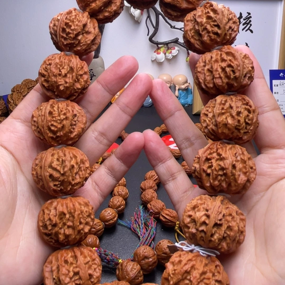 文玩核桃吊坠龙脊八棱