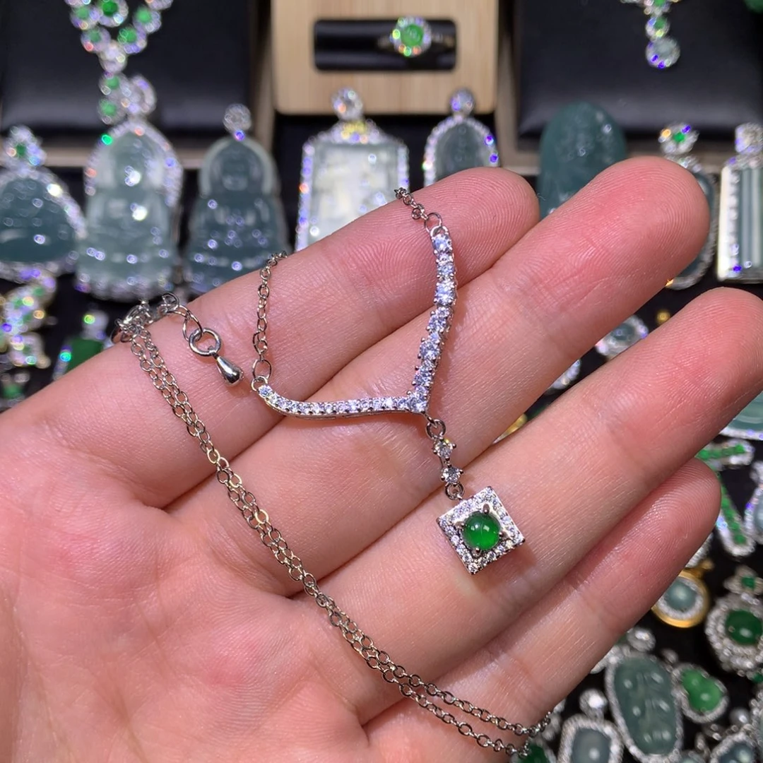 翡翠未镶嵌颈饰76677567767887