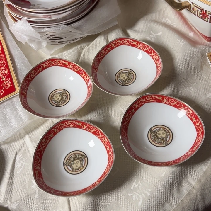 陶瓷四个碗边长15厘米特价包邮不退换默认微瑕无磕碰