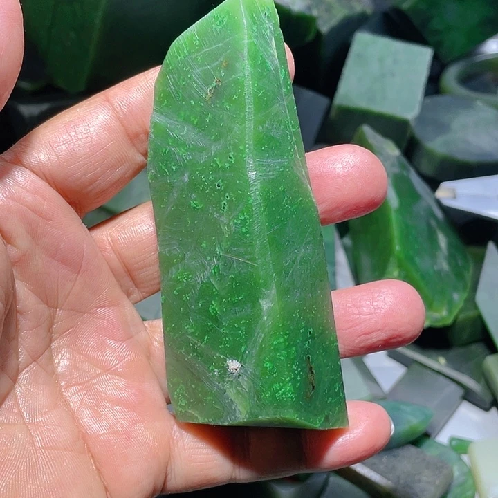 和田玉未镶嵌珠宝奇石