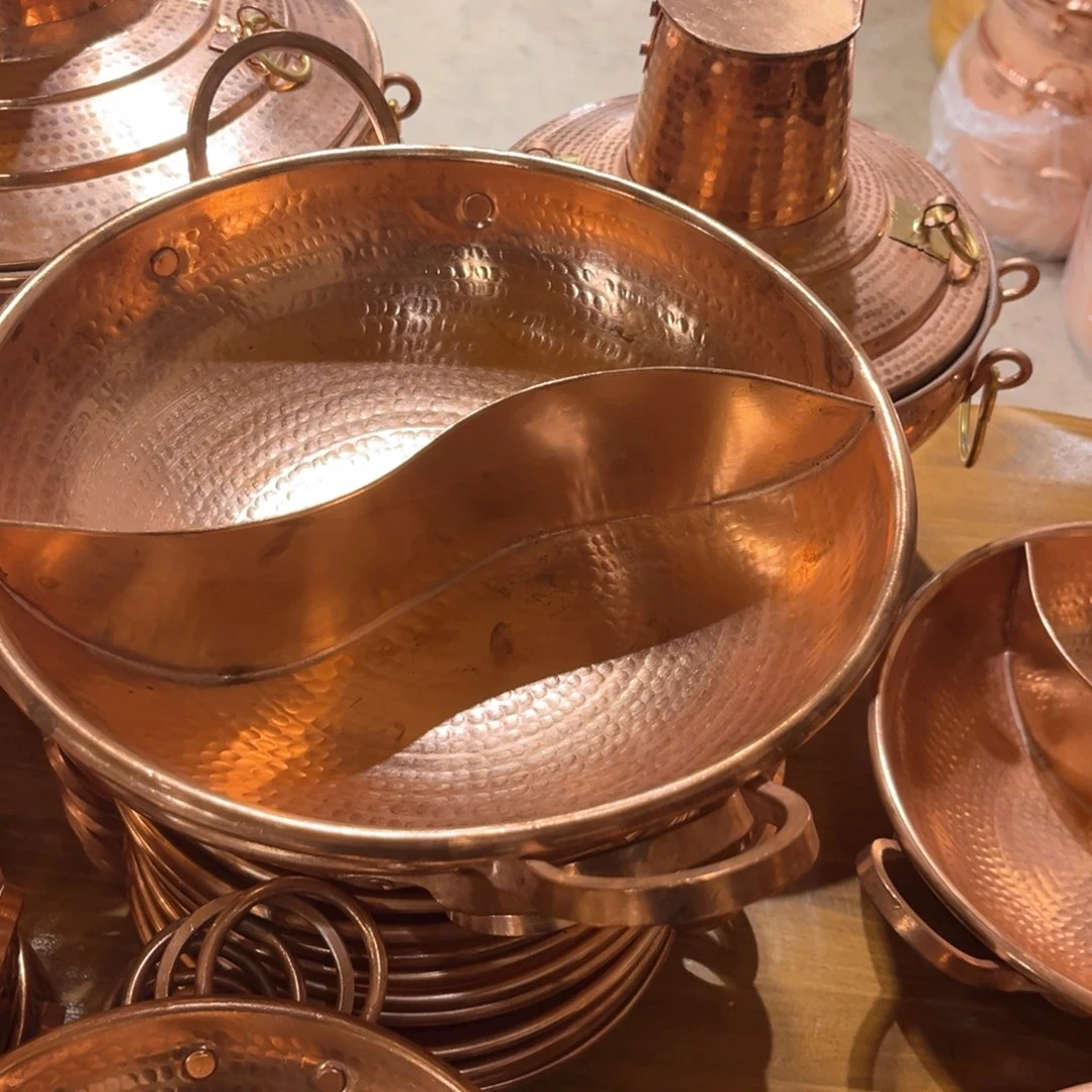 30鸳鸯锅手工锻打工艺