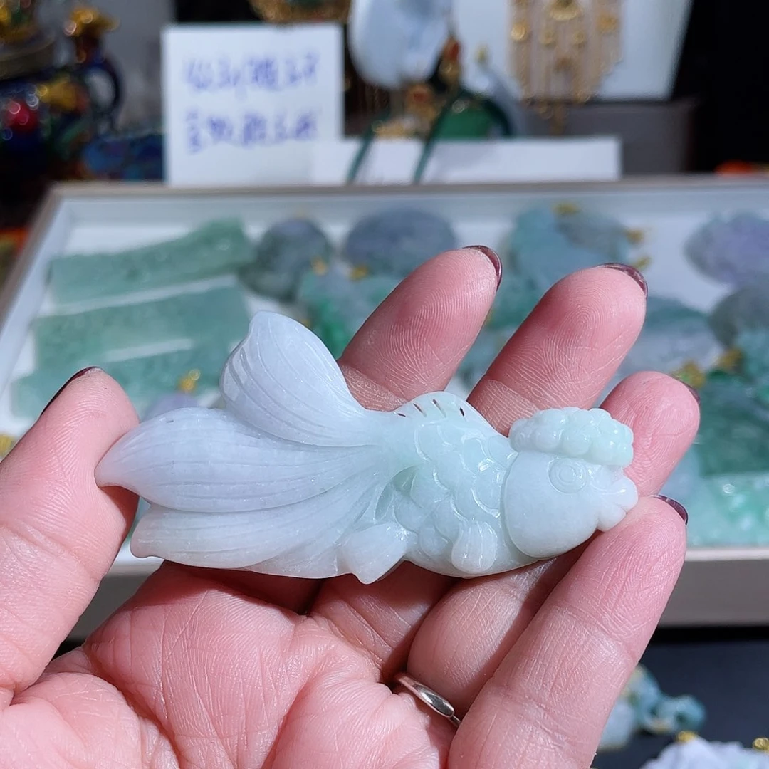 翡翠颈饰未镶嵌翡翠金鱼