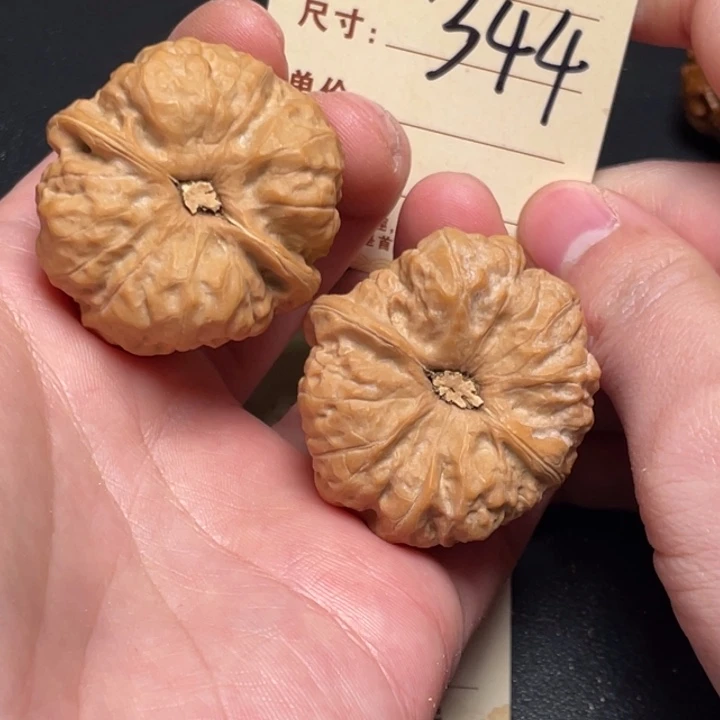 文玩核桃把件蛙蛙40尺白茬打底发344