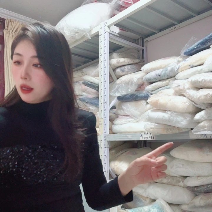 礼服两件 个别烫金面料掉闪 建议慎拍