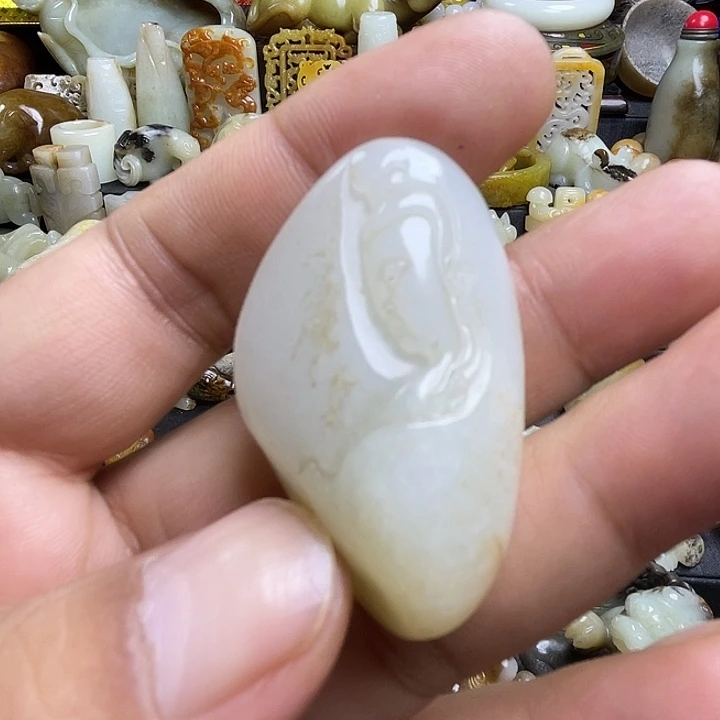 颈饰未镶嵌和田玉（糖玉）