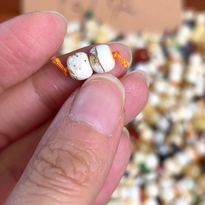 未镶嵌蜜蜡裸石7mm一对