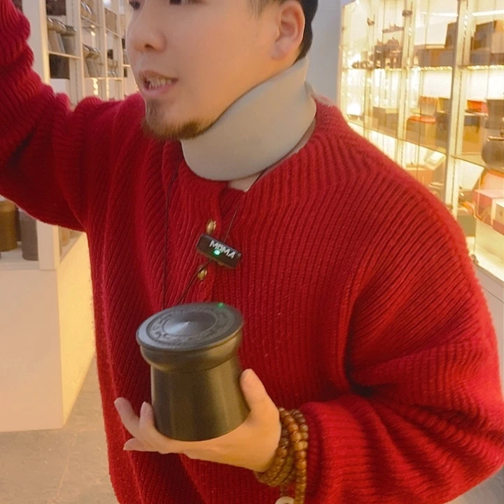 坭兴陶茶叶罐2两。
