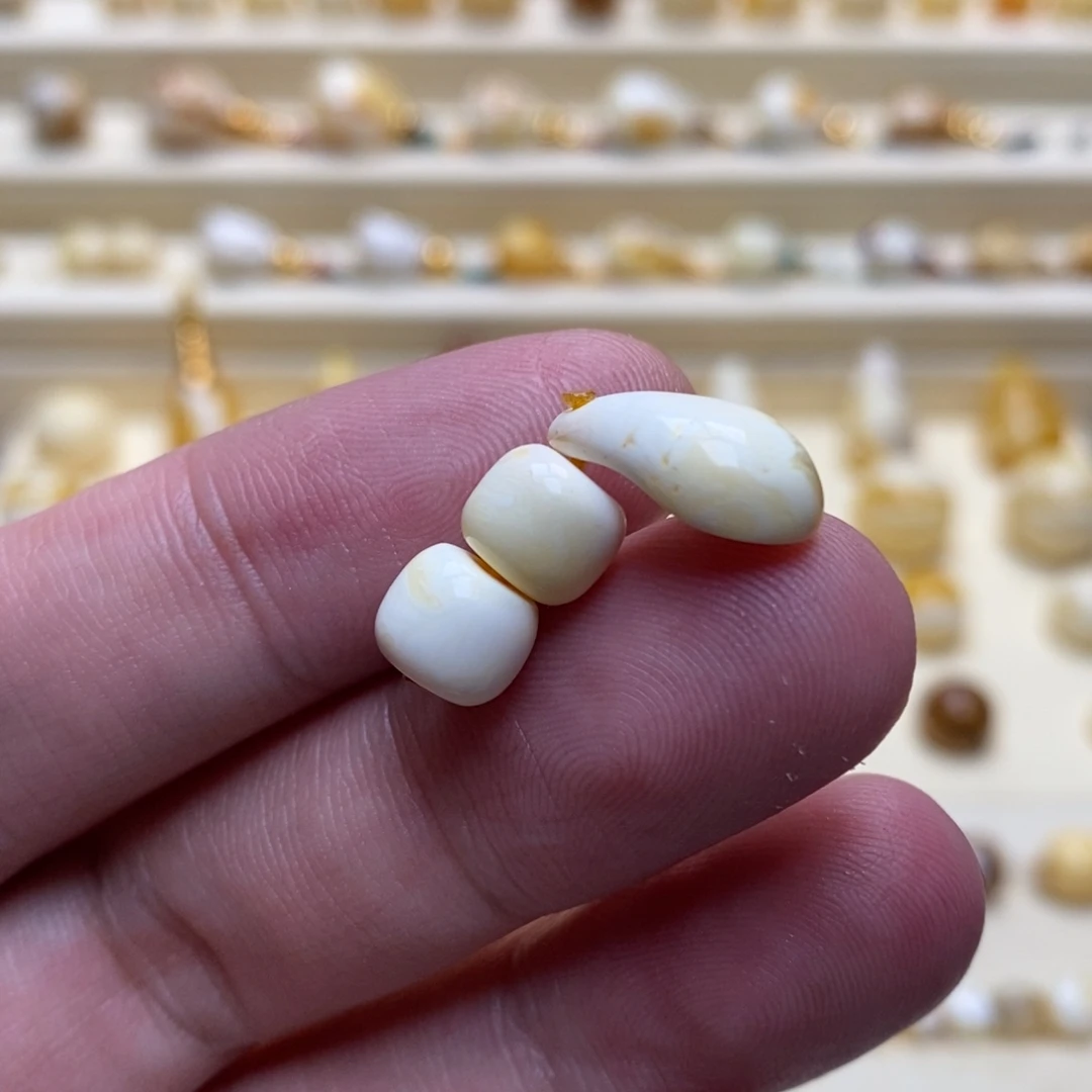 琥珀未镶嵌珠宝奇石