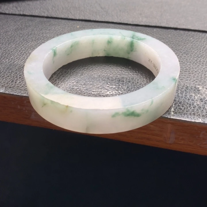 定制翡翠未镶嵌手镯